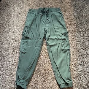 Ellen Tracy Olive Cargo Pants for Women